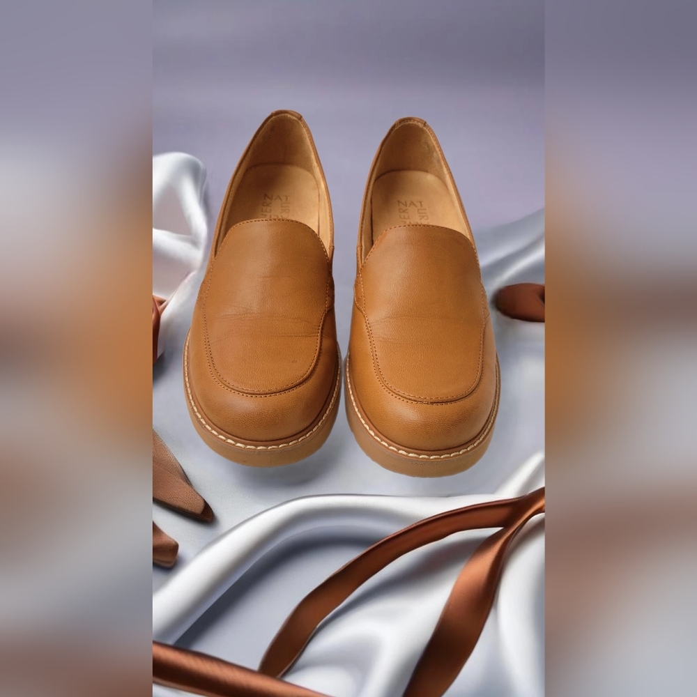 Naturalizer Women's Tan Leather Chunky Loafers - Picture 2 of 4